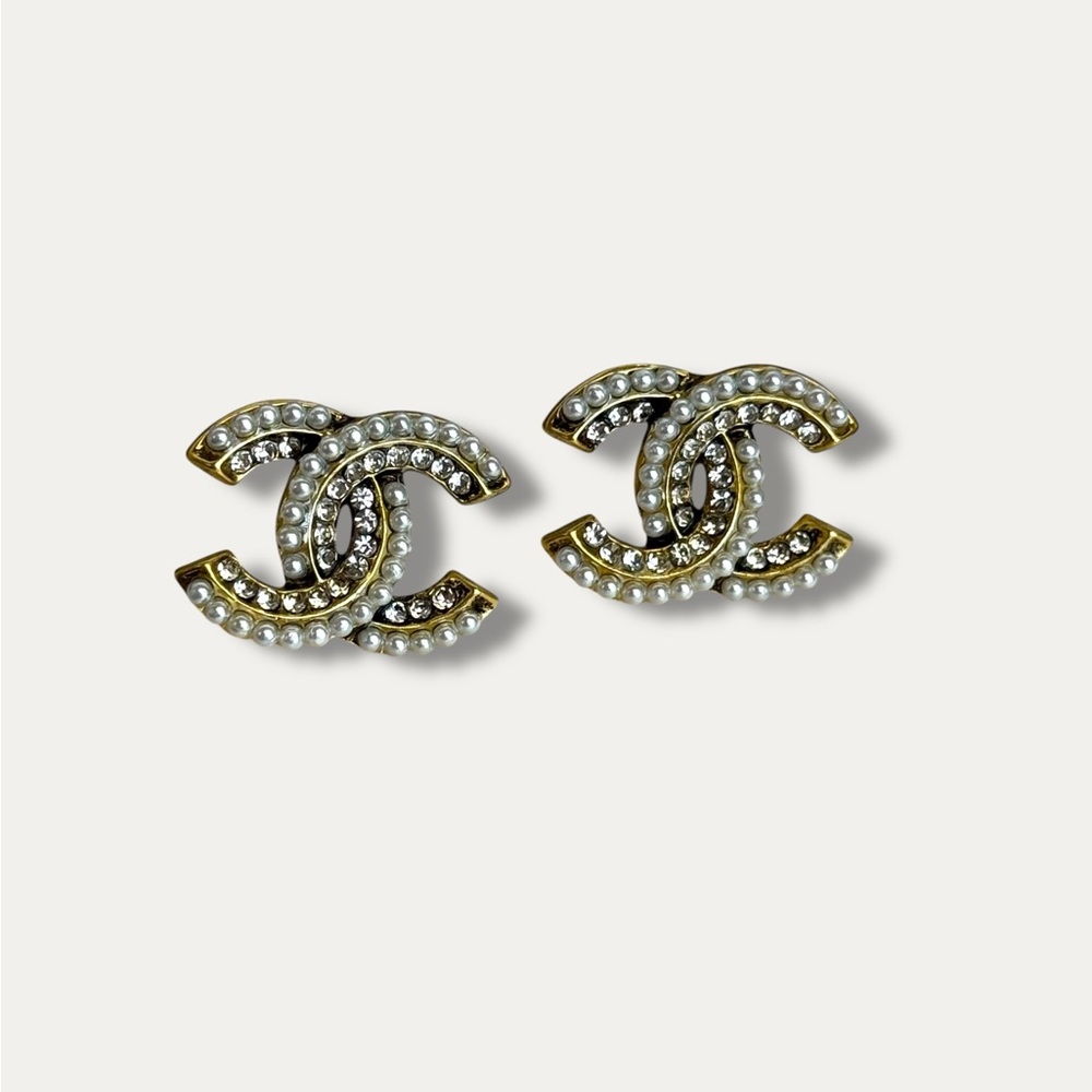Elegant Gold and Silver Pearl Earrings - Picture 3 of 5